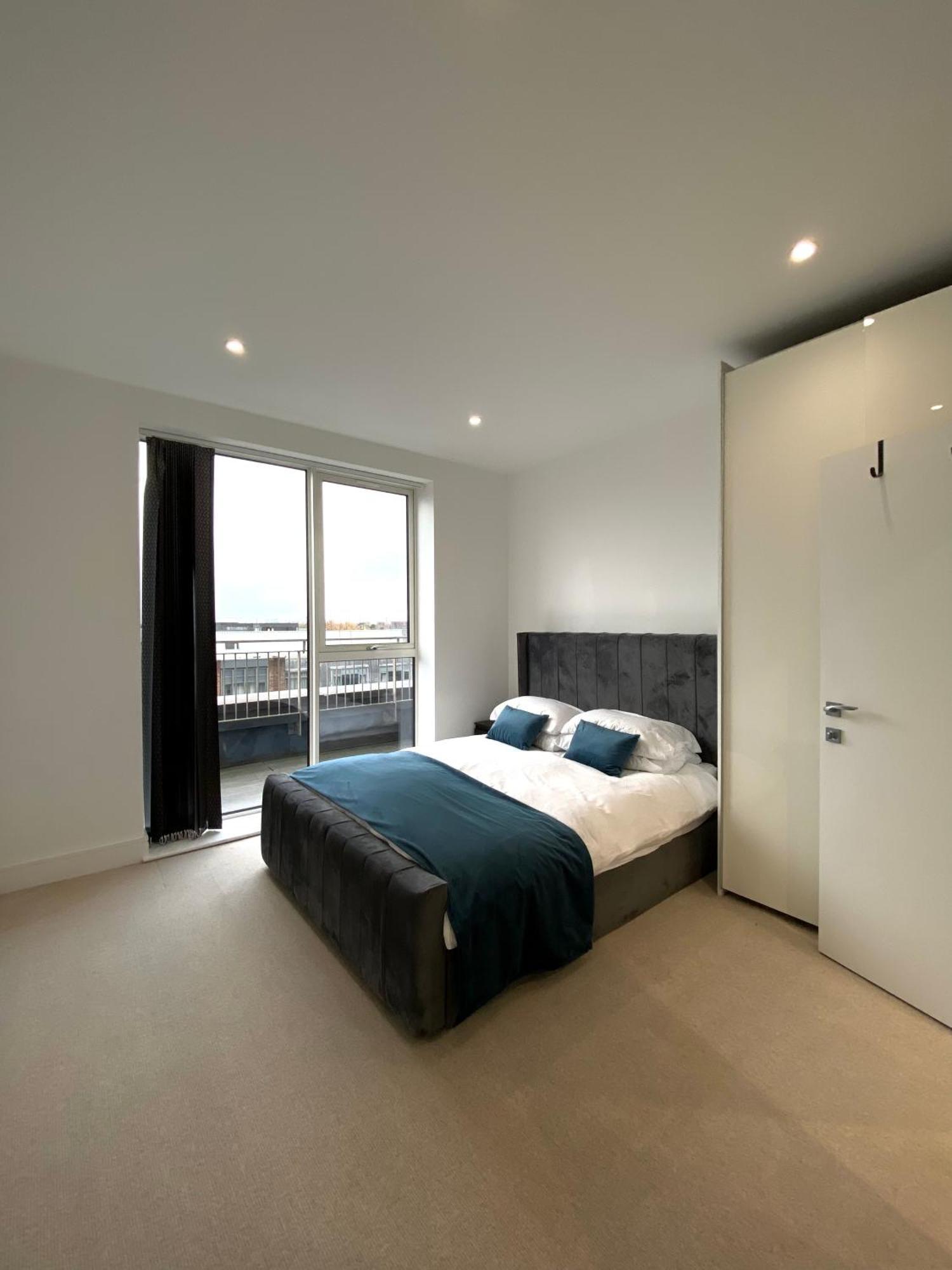 Spacious 2 Bedroom Penthouse Retreat Londres Extérieur photo
