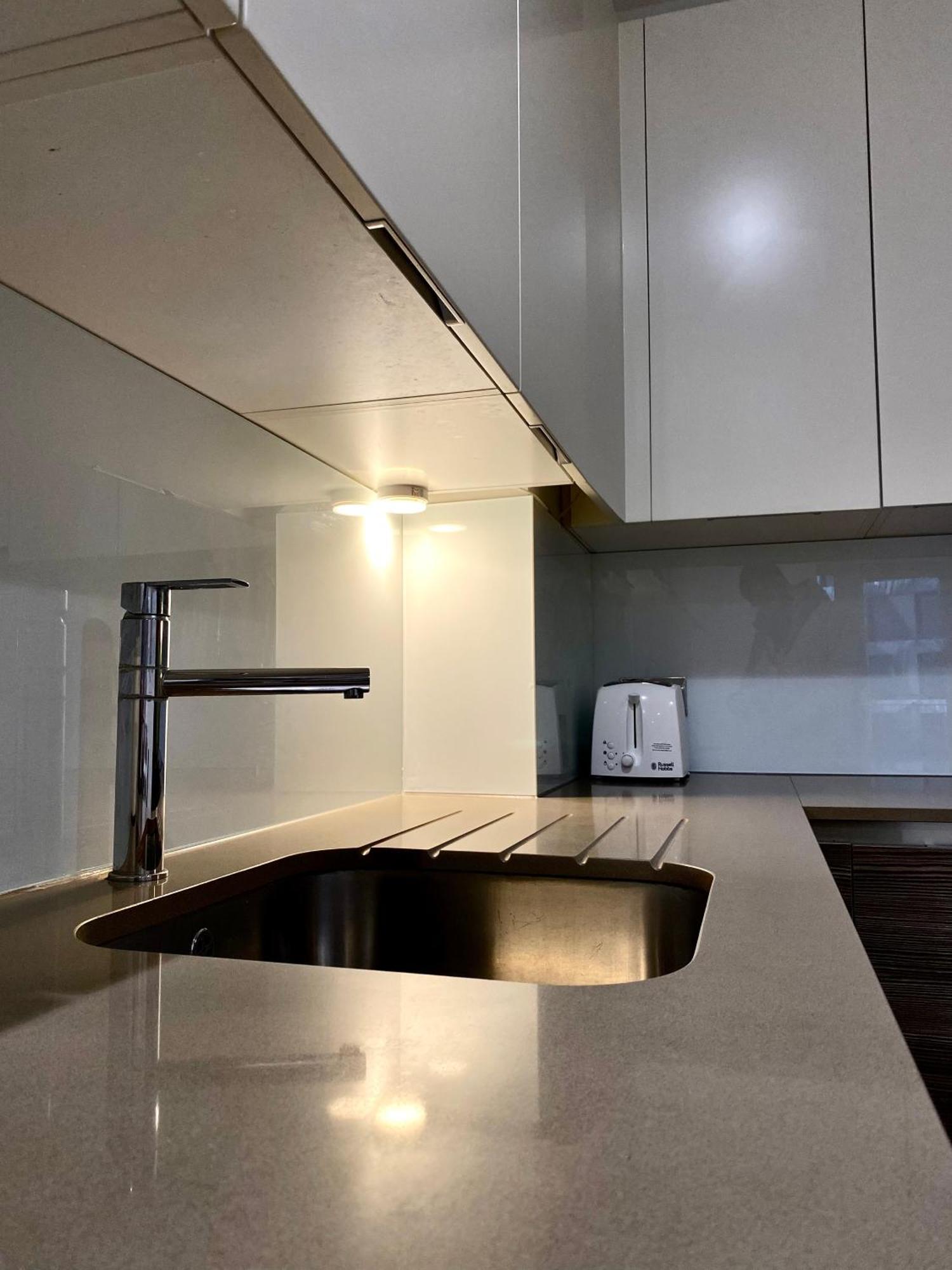 Spacious 2 Bedroom Penthouse Retreat Londres Extérieur photo